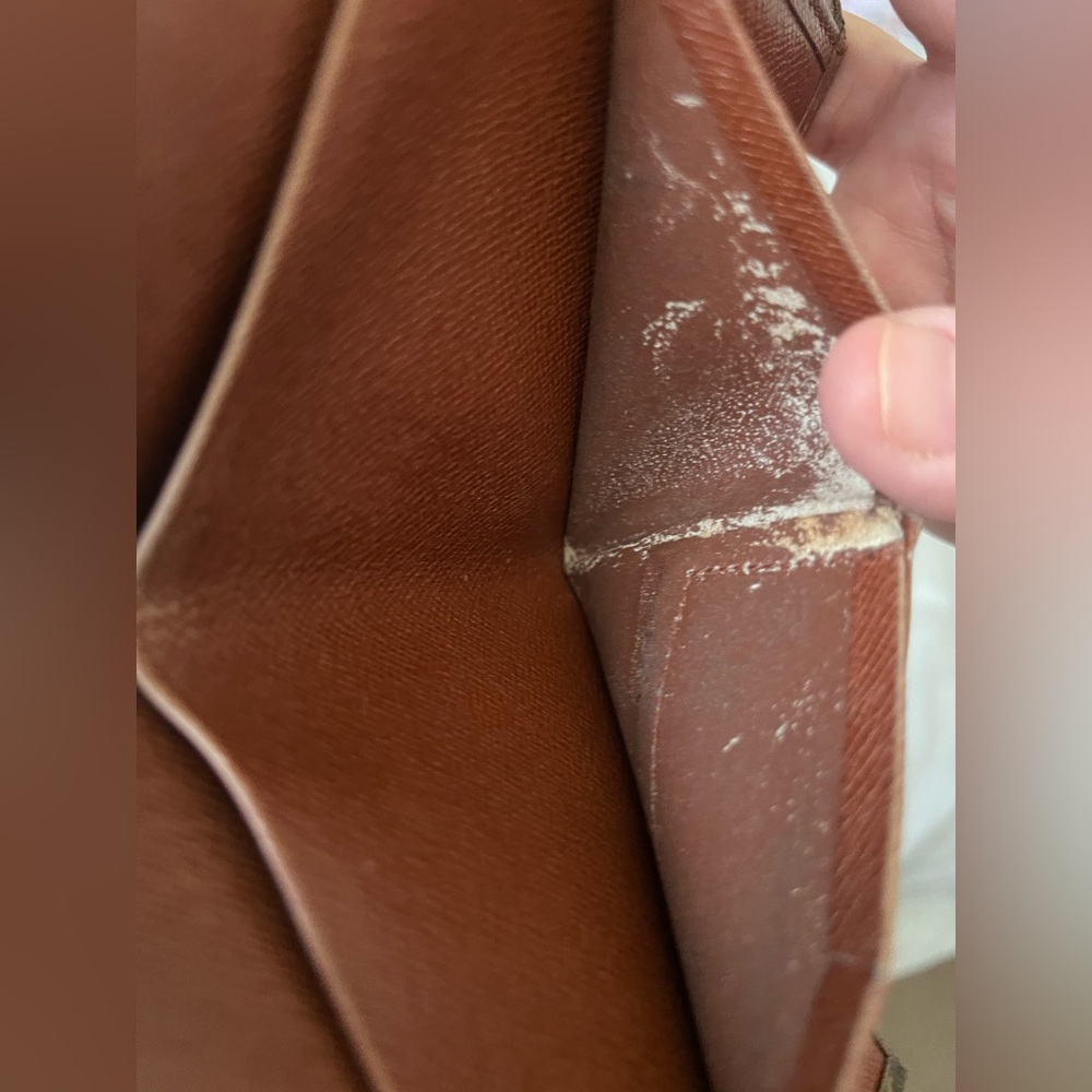 Louis Vuitton compact wallet - Picture 5 of 6